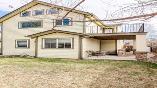 Spacious Country Club Golf Course Retreat - 1