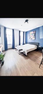 Modern Quiet Flat near Metro U1 Ideal for 3 - 0