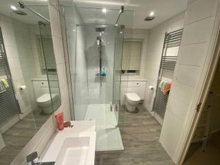 Room Close to Hospital, County Hall & St Lukes Col - 4