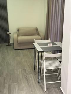 Green Studio - by LuckyMoonApartments - 8