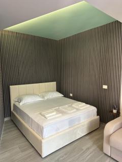 Green Studio - by LuckyMoonApartments - 0