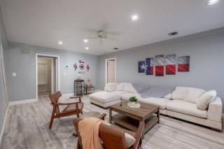 4 bedrm, 2 bath, pool, hot tub near Randolph AFB - 3