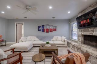 4 bedrm, 2 bath, pool, hot tub near Randolph AFB - 2