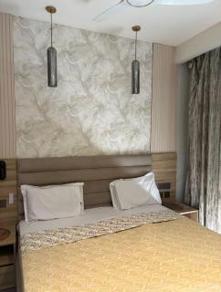 Skyy inn stay 42 floor supernova half day 6pm-11am - 9