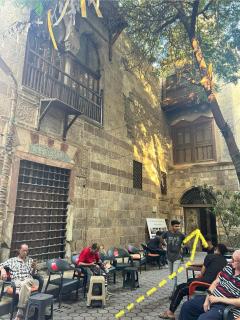 Private Room with Mashrabiya Windows in Historic Mamluk Palace - Bayt Yakan, Old Cairo - Il Cairo - 2