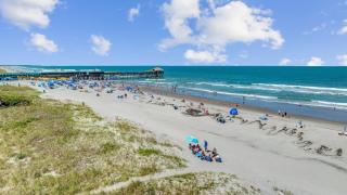 Cocoa Beach Club - Oceanfront Condos with Pool next to Pier and Port Canaveral - Cape Canaveral - 3