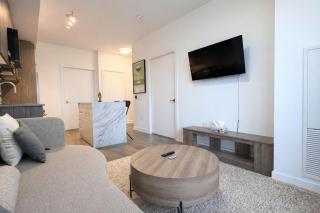 Stylish Oasis Condo - Gym, Bowling, Pool, Hot Tub - 7