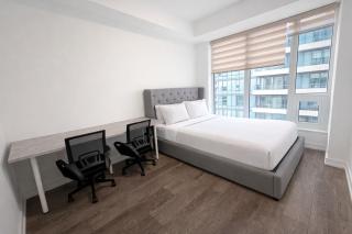 Stylish Oasis Condo - Gym, Bowling, Pool, Hot Tub - 4