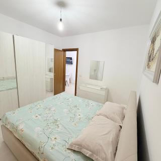 Erlis Apartment Lungomare - 4