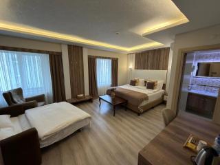 Line Suite Hotel - 9