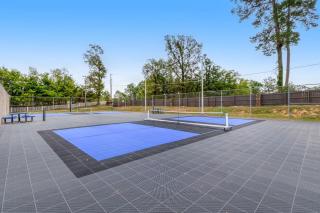 Tranquil Retreat Pool, Pickleball, Lake, Patio - 1
