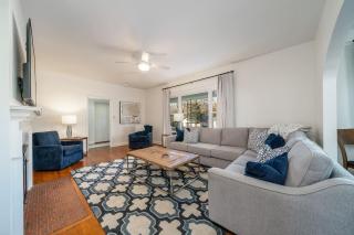 Oak Vegas Walk to Oaklawn, 3 King Beds, Pets - 7