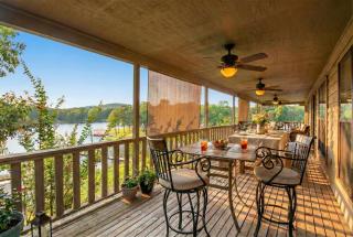 The Silverwood Sleeps 17, Hot Tub, Dock, Views - 9