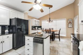 The Silverwood Sleeps 17, Hot Tub, Dock, Views - 1