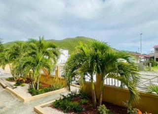 Leonard Suites 721 - 5