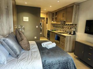 The Den 41 Stellenbosch - 2