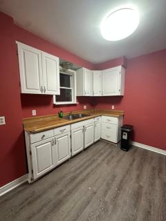 Downtown 2 Bedroom Main Floor Apartment - 5