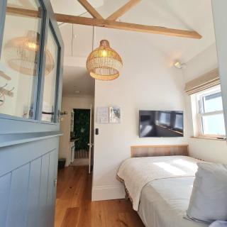 THE ANNEX, Lostwithiel Double Bed, Private Parking, Quiet Location - 9