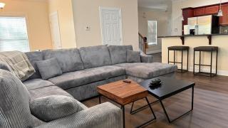 Charming townhouse ideally situated in Grayson - 7