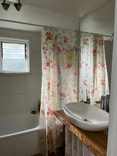 Dormitorio en Valdivia Sector El Arenal, baño compartido con 1 persona - 5