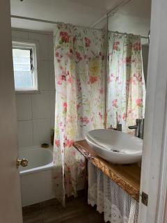 Dormitorio en Valdivia Sector El Arenal, baño compartido con 1 persona - 1