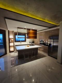 Moumis Luxury Apartment - 3