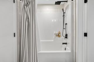 Chic & Cozy 1BR - 15 Mins from Calgary Airport - 2