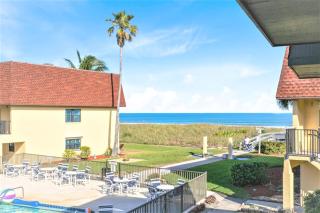 Cocoa Beach Club - Oceanfront Condos with Pool next to Pier and Port Canaveral - Cape Canaveral - 4