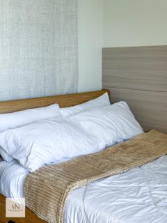 Viridian's Nest Staycation - 1BR with Samal View & Balcony near SM Ecoland - 6