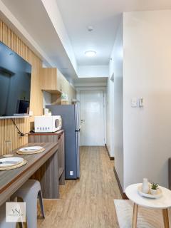 Viridian's Nest Staycation - 1BR with Samal View & Balcony near SM Ecoland - 7