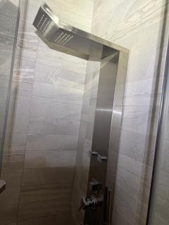 Modern House in Toronto - 6