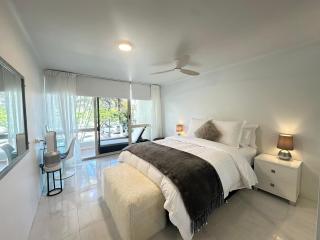 Noosa Luxury Apartment - 2