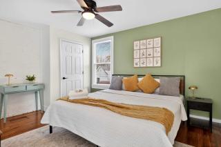 Charming 2nd-Floor Flat 3BR 2BA Free Parking - 6