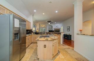 Family-Friendly 4BR Big Yard & spacious Patio - 8
