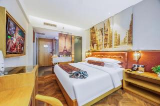 James Joyce Coffetel·Renmin University Metro Station - 3