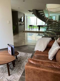 Casa Loreto Your Home Away from Home! - 2