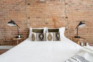 Bright Old Montreal Loft Steps to Notre-Dame Basilica - 5