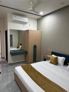 Hotel Embassy Inn - 6