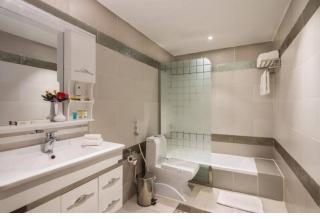 Cecilion Everest International - 3