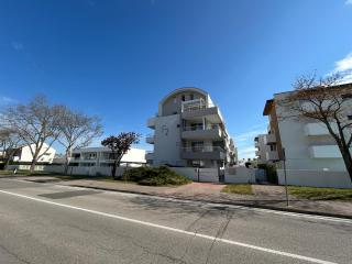 Nuovo appartamento con terrazzo e piscina - 2