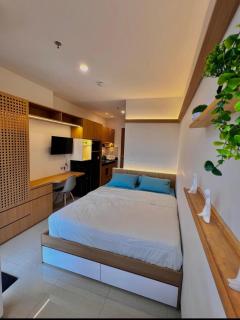 KUNINGAN CBD STUDIO 29 sqm With balcony LOCATED in PRESTIGIOUS AREA AT NEWTONE 2 TOWER BRAND NEW STYLISH DESIGN ELEVATED STAY - 4