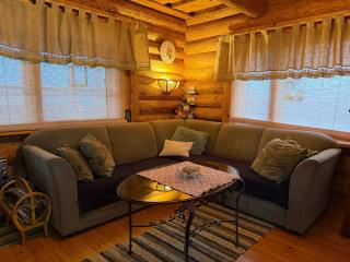 Pitsinina Log House - 3