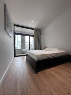 Bright, Spacious and Cozy Apartment Near the MAS - 8