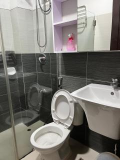 Greenwoods Travel Lodge Condotel - 1