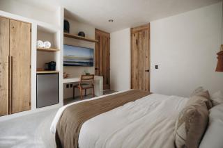 Villa Aion Amazing 5 bdr 3 Pools and Roof - 2