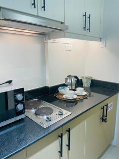 Mikhail Cozy Pad at Sea Residences near MOA NAIA - 8