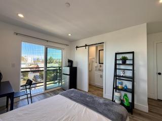 All Included USC Suite with private Balcony 4 Minutes Away fast Wifi and Free Laundry Long Term - 6