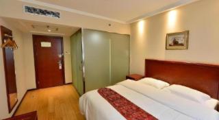 GreenTree Inn West Railway Station North Square Hotel - 5