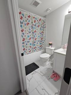 SwitHome Properties Cozy Cautley Guest Suite, Near YEG Airport - 3