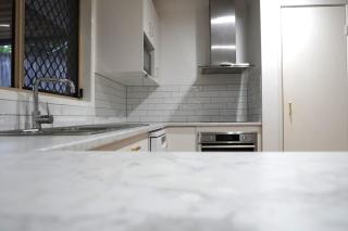 Modern 4bed house for 8 Prime Mt Gravatt area - 8